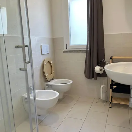 Trilocale Con Due Bagni B7 *
